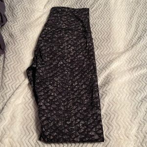 Lululemon legging size 8 length 25
